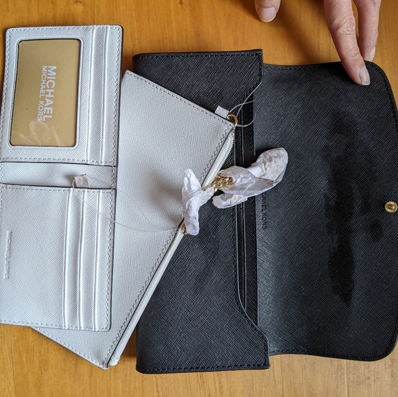 BNWT Michael Kors Large leather flap wallet (3pcs) - Picture 5 of 6